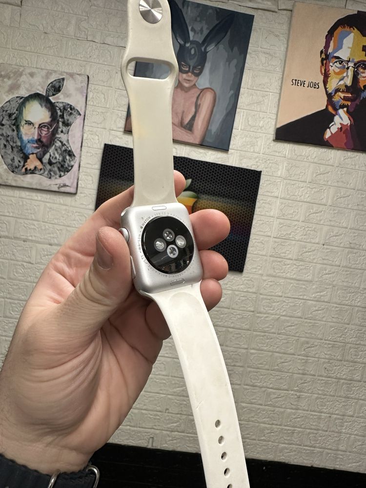 Продам часы apple watch 3 42mm без экрана