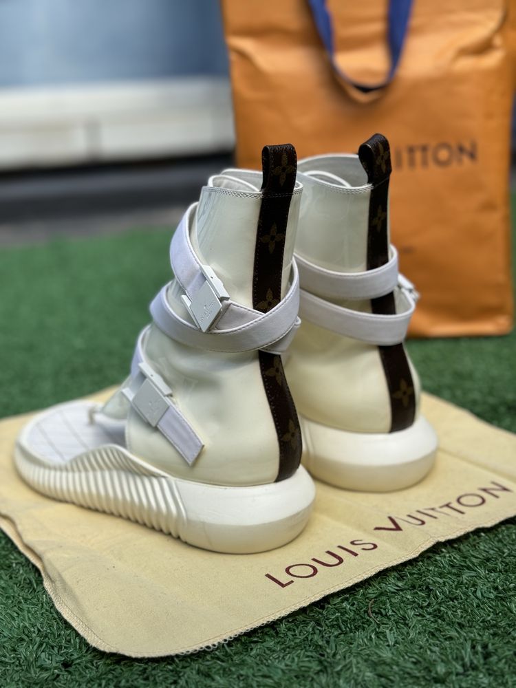 Sandàlia Louis Vuitton nova (39)