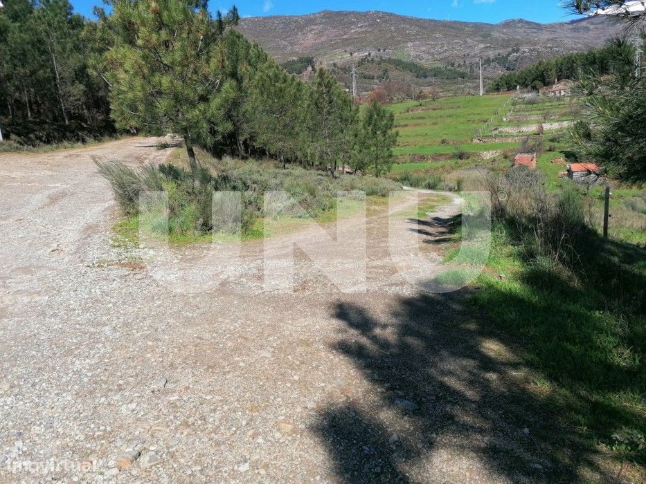 Terreno com 2400m2 em Unhais da Serra, Covilhã!