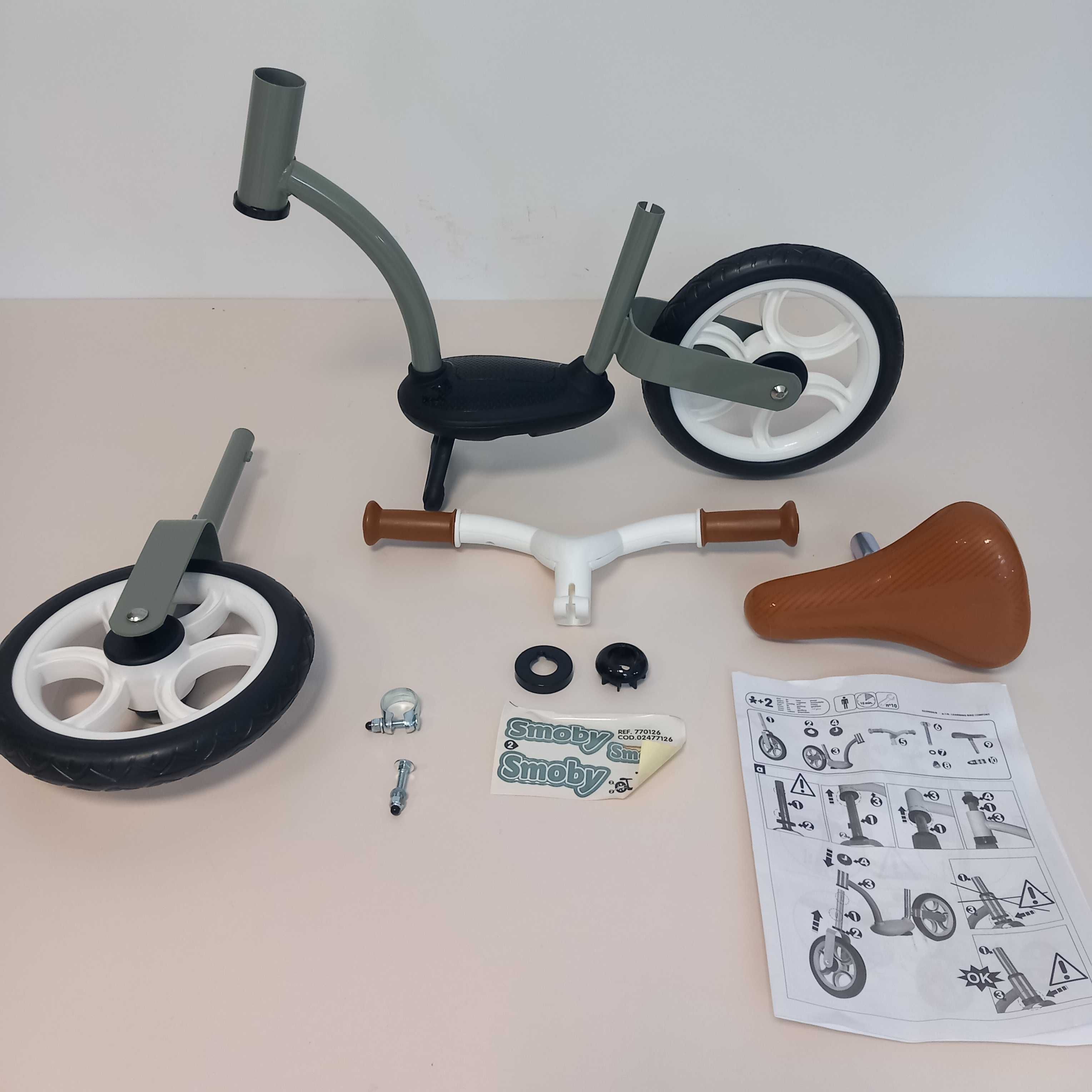 SMOBY Metalowy Rowerek Biegowy z Zamocowanym Podnóżkiem 10" A