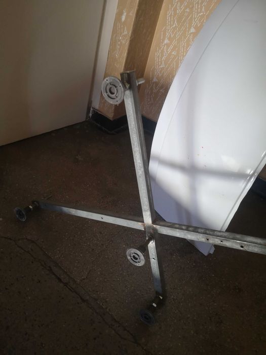 Stelaż do wysokiego brodzika kabiny prysznicowej 80