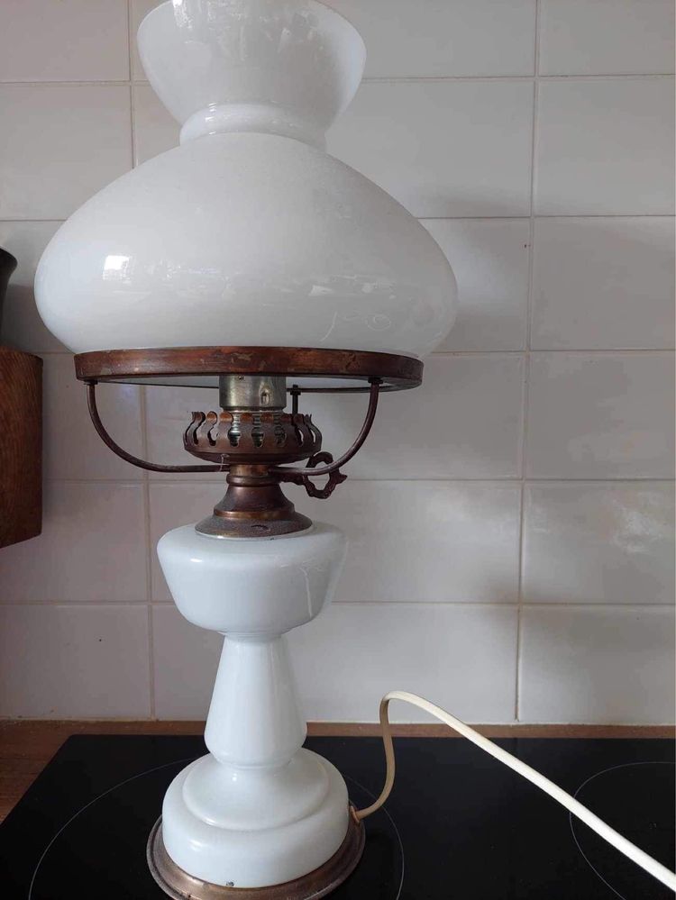 Stara lampa porcelanowa
