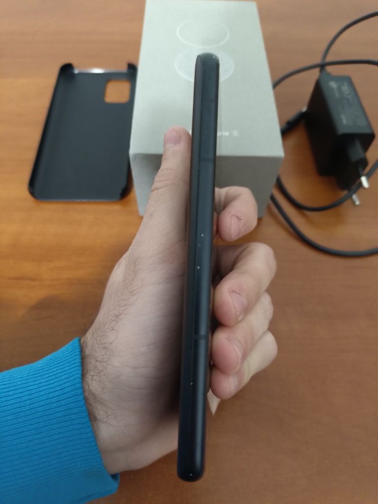 Смартфон Asus ZenFone 8