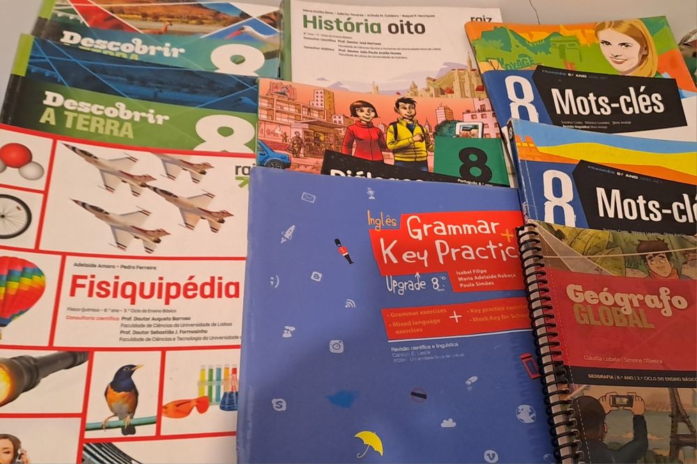 Livros escolares 8.ano