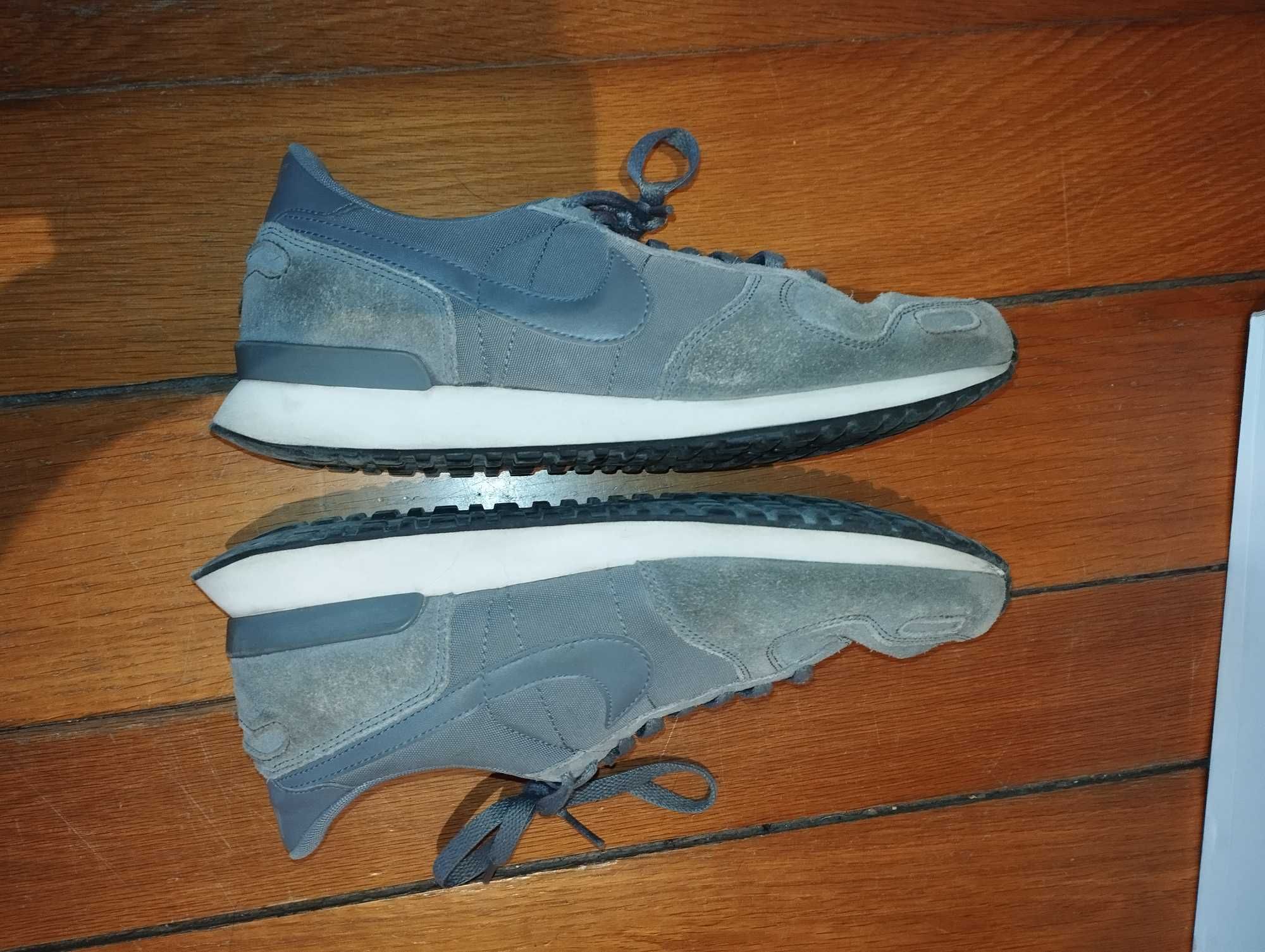 Sapatilhas Nike cinzentas - 42