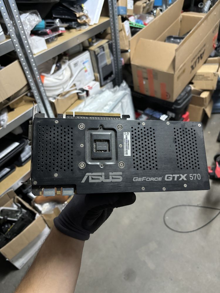Asus geforce GTX 570