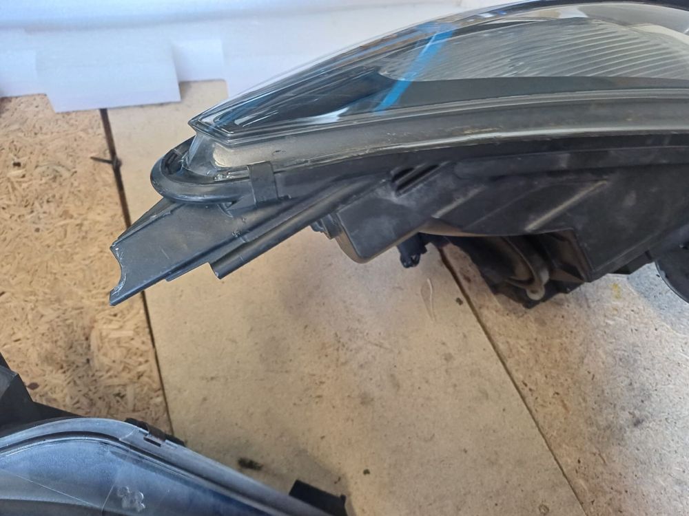 Opel zafira c lampy przod