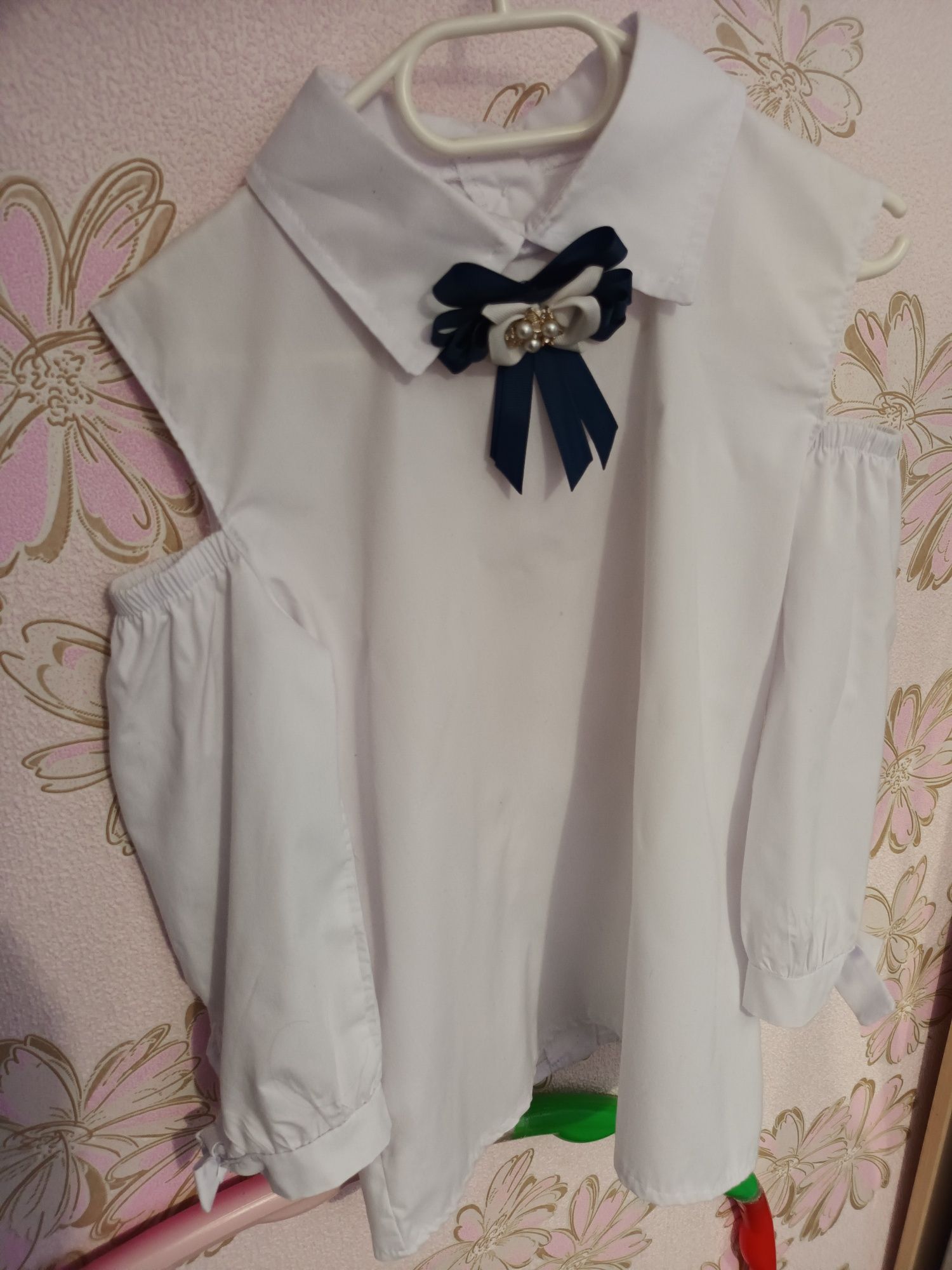 Блузка з брошкою+юбка