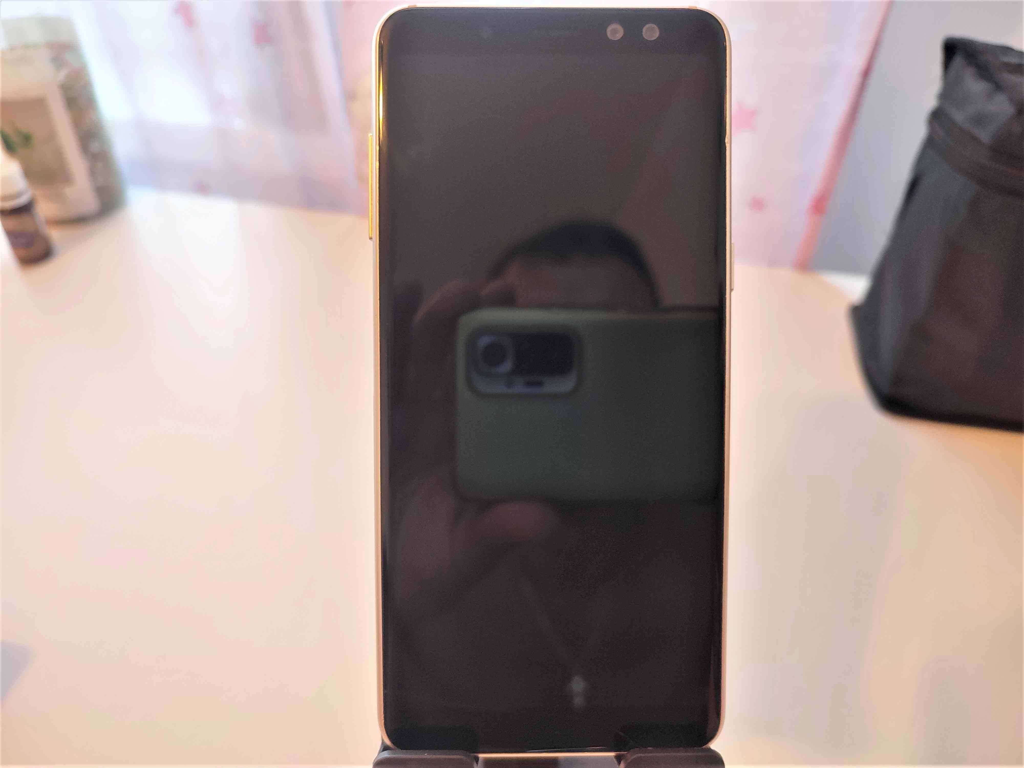 Samsung A8 (2018) Gold 4/32 в отличном состоянии!!!