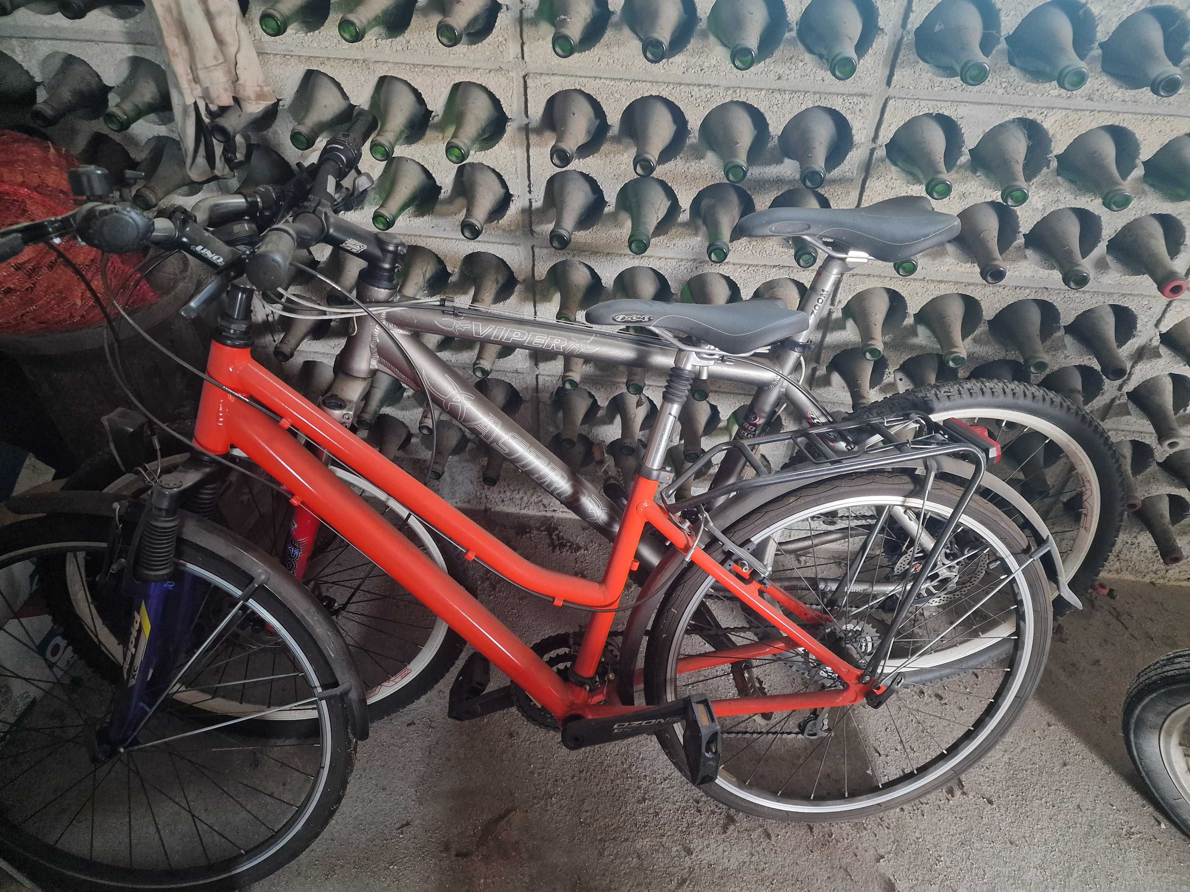 Bicicleta cor de laraja nova.