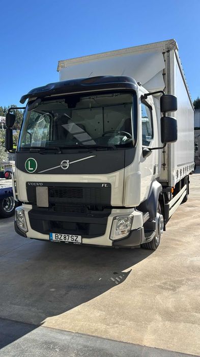 Camiao Volvo FL 2019