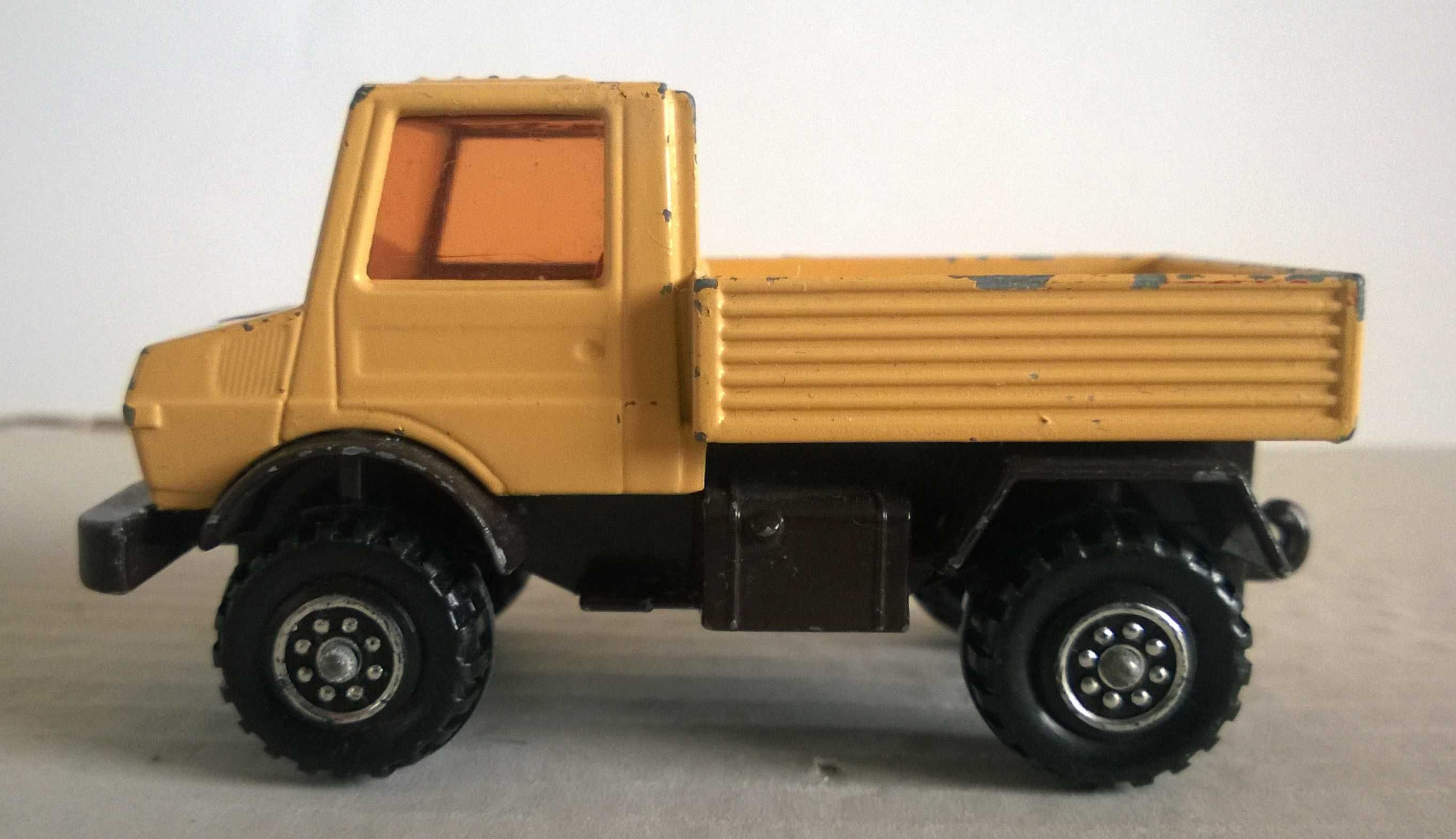 Matchbox Lesney SuperKings Mercedes Unimog