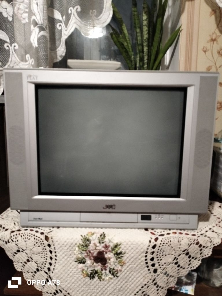 Телевізор JVC в гарному стані