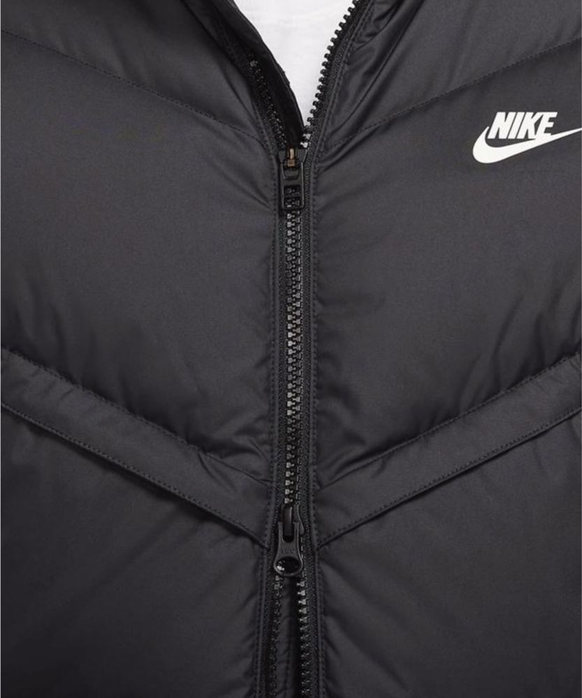 жилетка Nike Storm-FIT Windrunner Primaloft-Field Vest (DR9617-010)