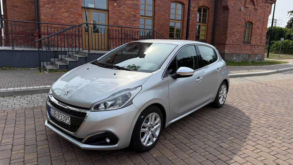 Peugeot 208 Peugeot 208 blueHDi 1.6 Allure bdb stan auto do jazdy