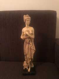 Estatueta figura mulher em mármore
