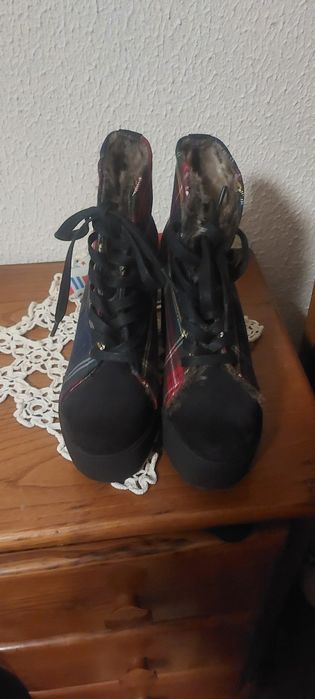 Botins tamanho 38