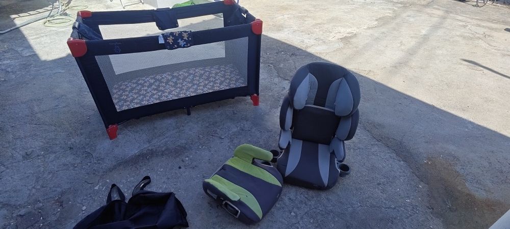 Berço, cadeiras para criança desocupar