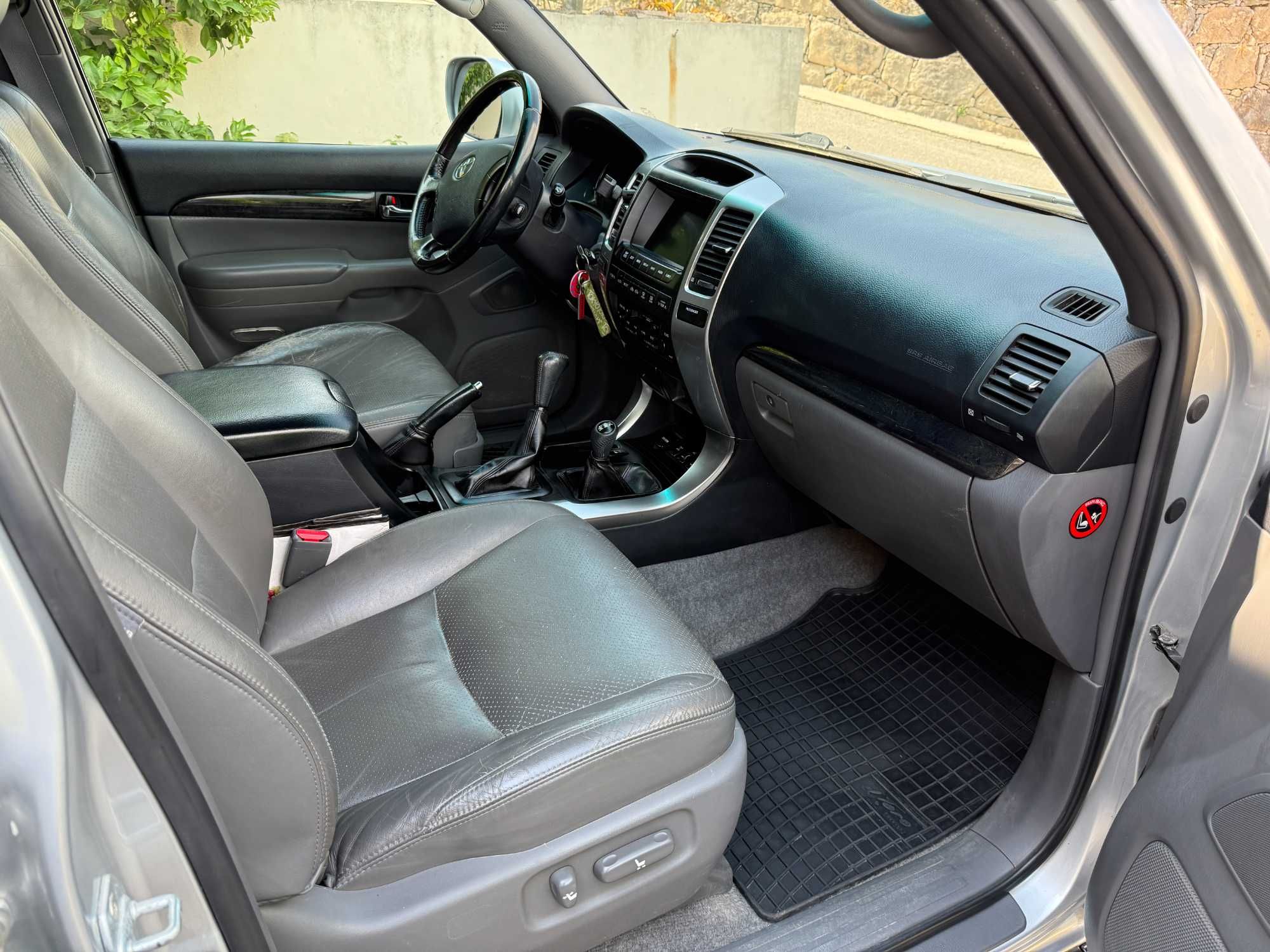 Toyota Land Cruiser KDJ-120, D-4D, Auto, 173 cv, 8 Lugares