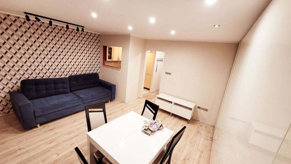 Kawalerka dla STUDENTA KOSTUCHNA Katowice !! Cena z czynszem !!