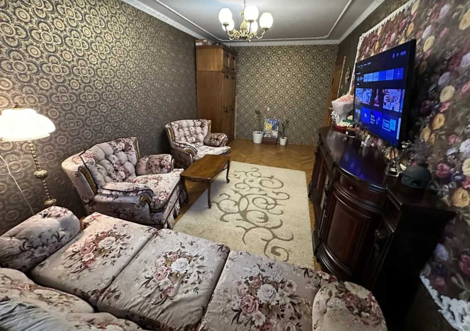 Продається добра 3-х кімнатна квартира зі всім. Р-н мед. університету