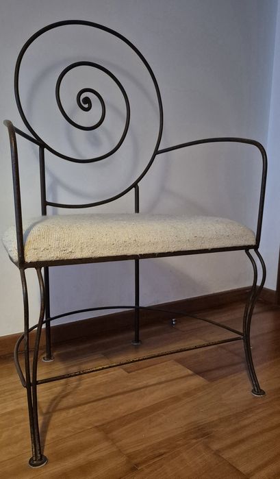 Cadeira em ferro fundido