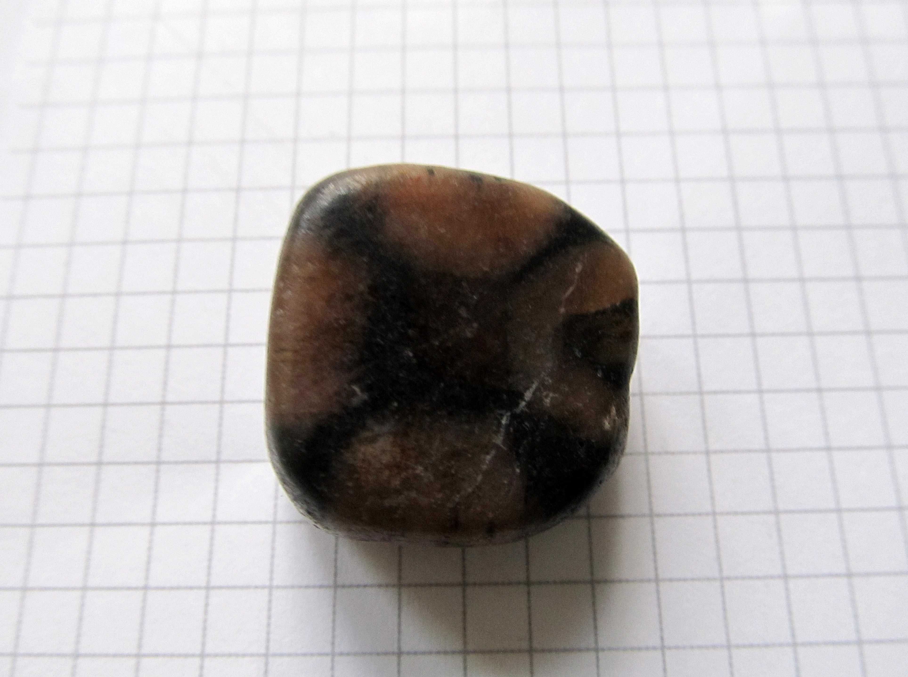 CHIASTOLIT - andaluzyt ( kamień krzyżowy) - polerowana bryłka