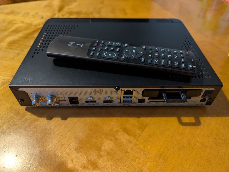 Dekoder VU+ UNO 4K SE / dysk 700 giga gratis