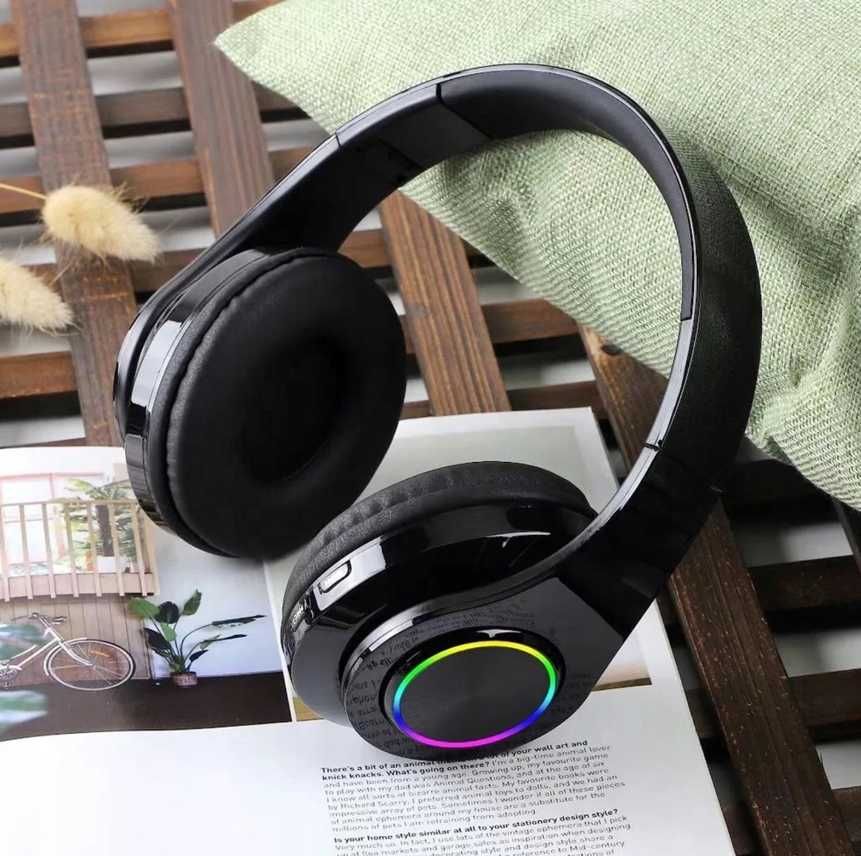 Sluchawki nauszne bezprzewodowe LED BLUETOOTH PREZENT