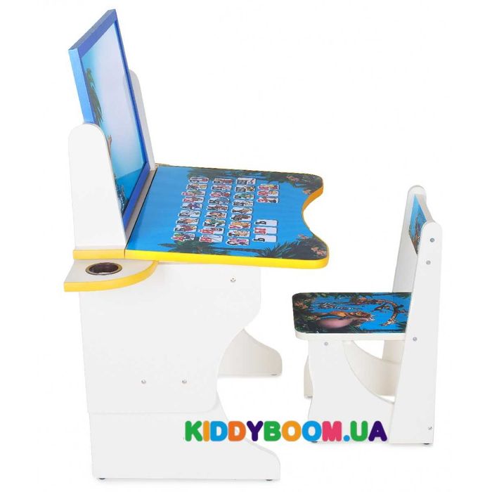 Удобный, практичный набор из парты и стульчика.