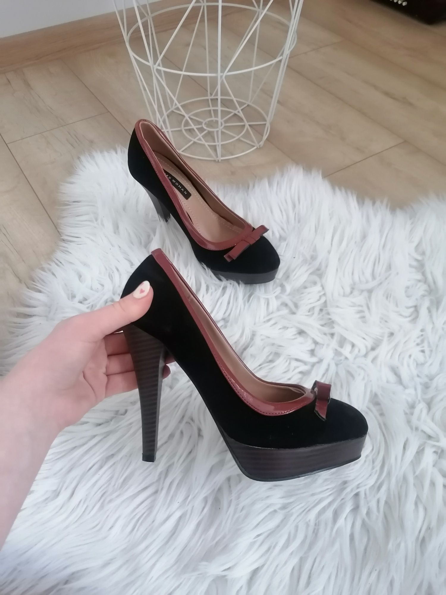 Buty na obcasie nowe