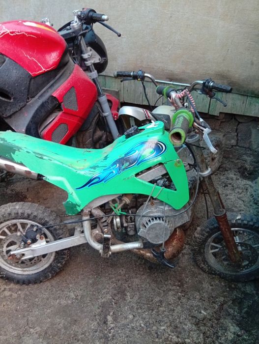 Продам все что на фото подробности по телефону.