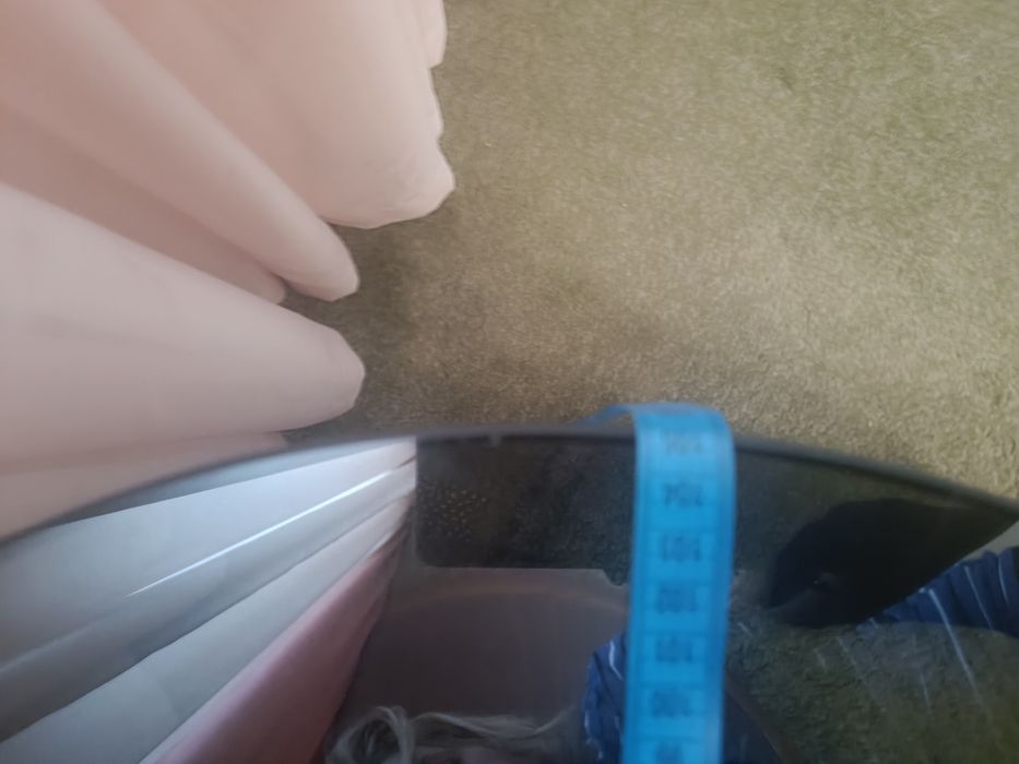 Столик на колесах скло