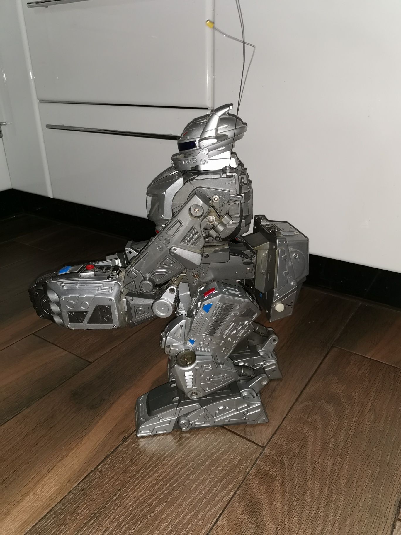 Planet fighter zaptor robot simba na akumulator wielki