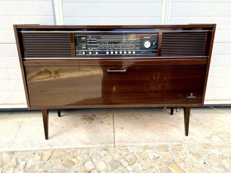 Aparador rádio gira discos a funcionar grundig 118comp