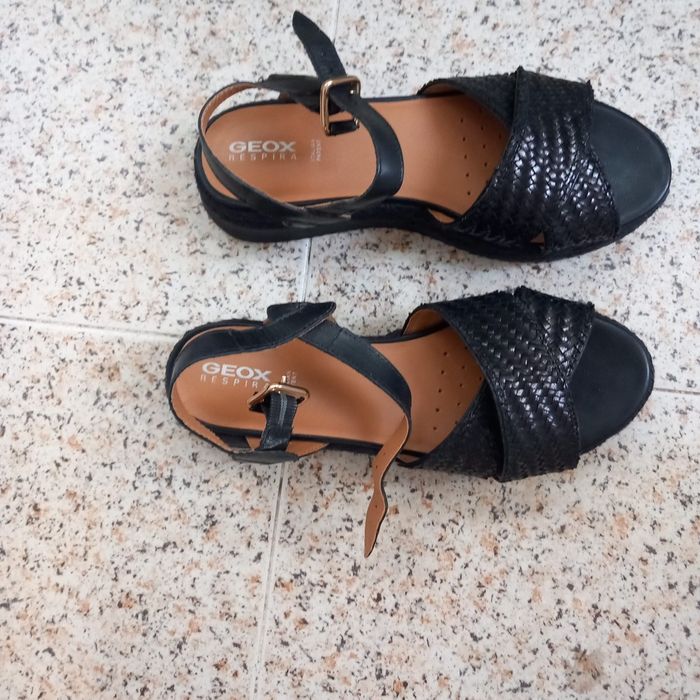 Sandálias semi novas geox