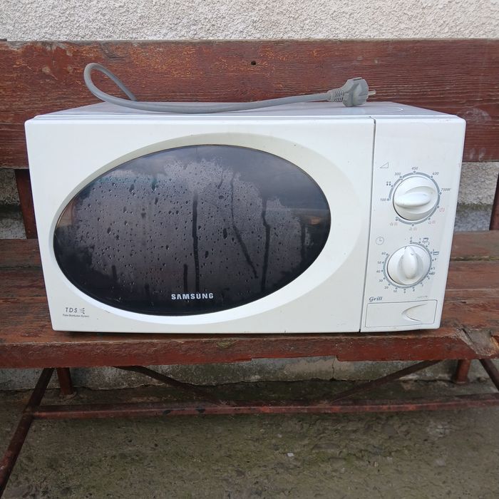 Продам мікрохвильовку Самсунг.