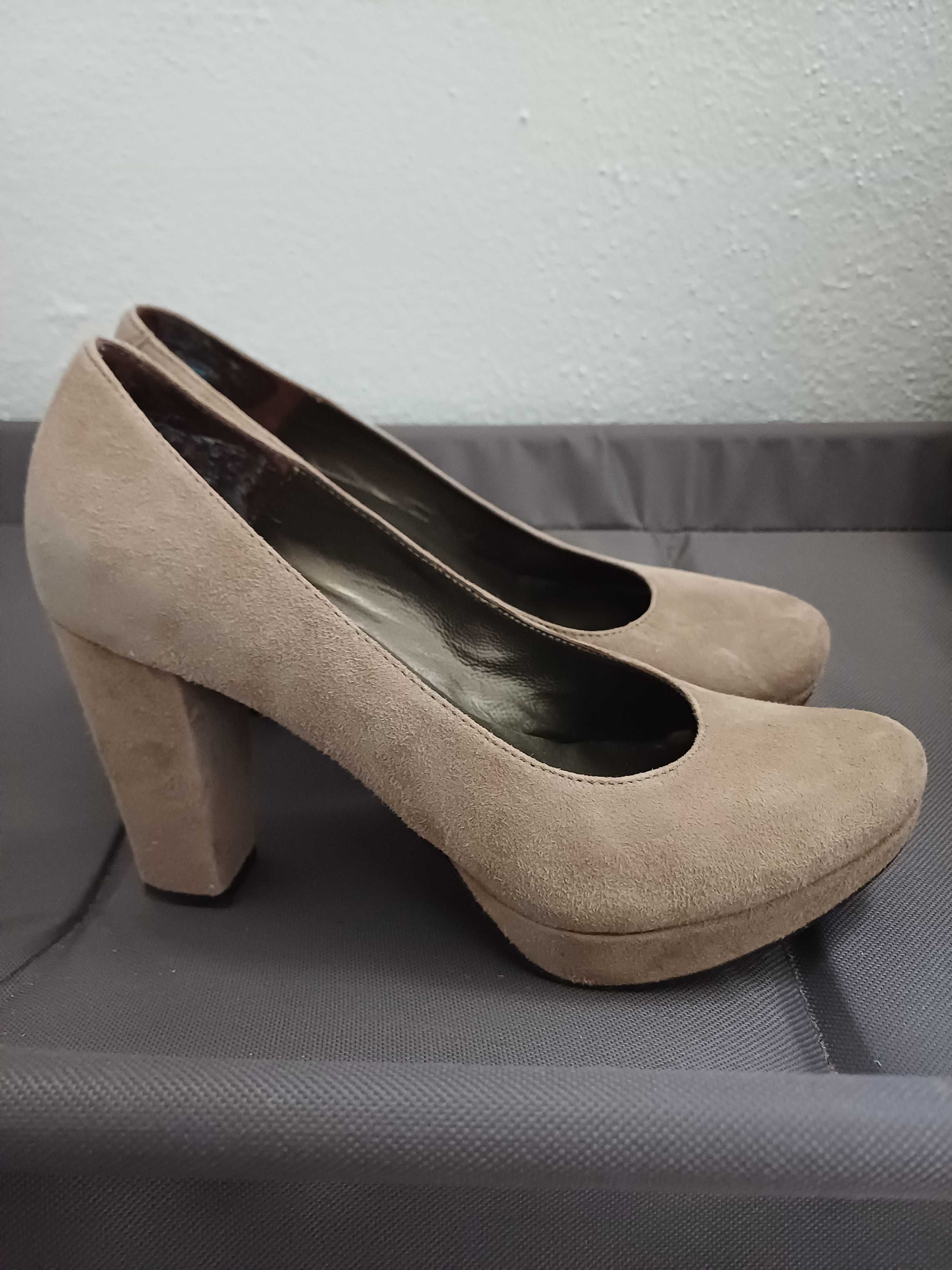 Sapatos camurça Tapadas