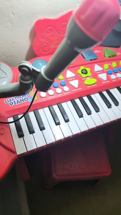 Piano criança com micro