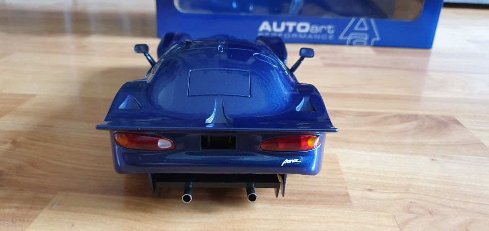 1:18 Autoart Panoz Esperante GTR-1