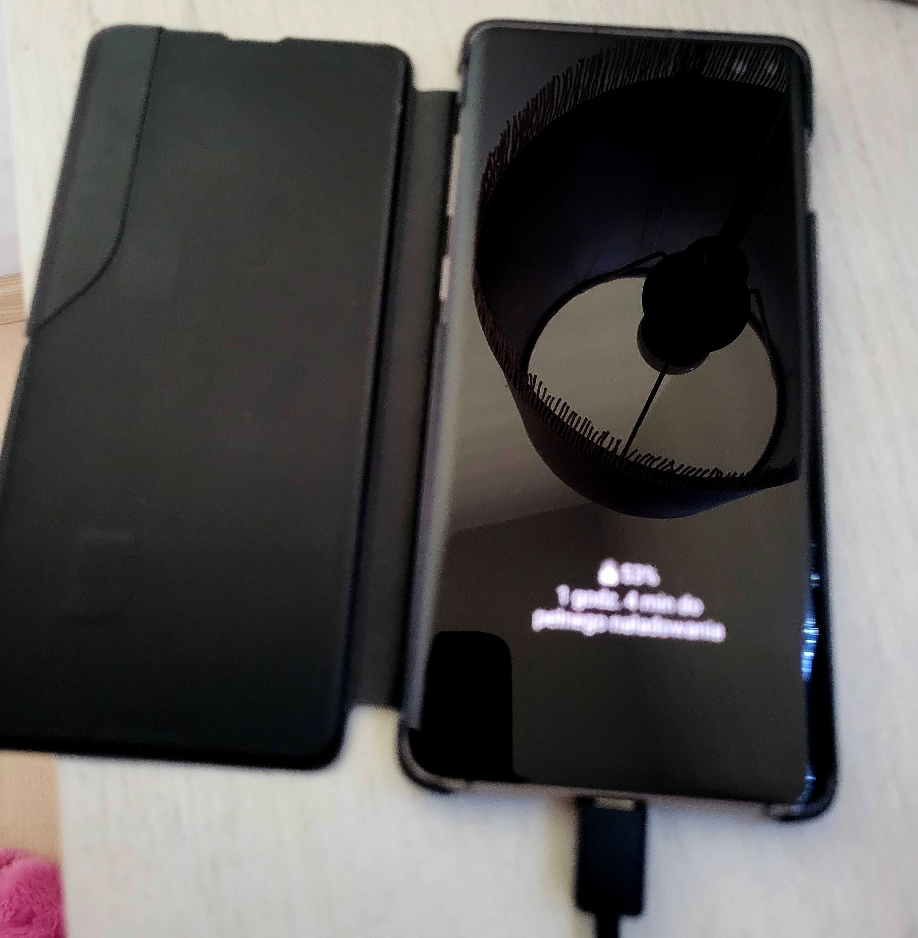 Telefon Samsung S10+ z etui