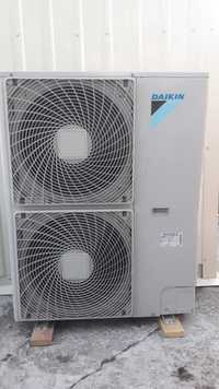 Кондиціонер, спліт-система Daikin FDQ125B8V3B/RR125B8W1B