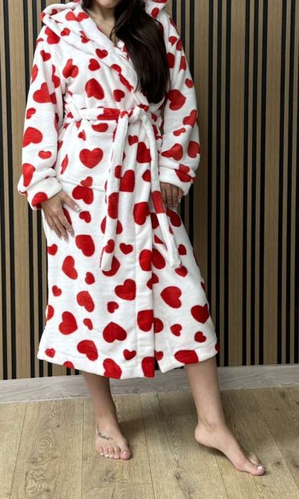 980 ГРН .Стильний халат.Гарний подарунок до свята.Безкоштовна  достовк