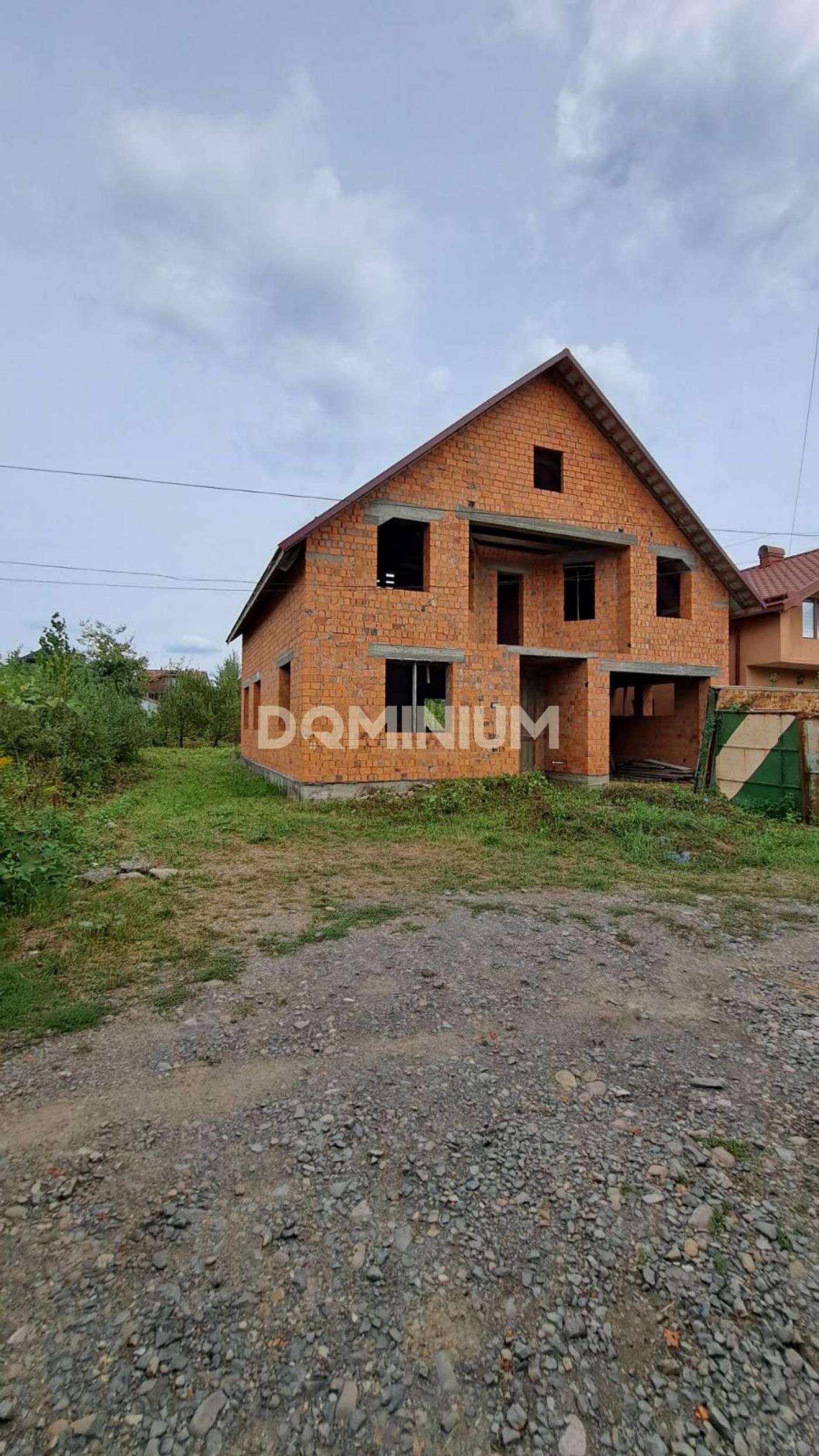 Продається новобудова у м. Хуст