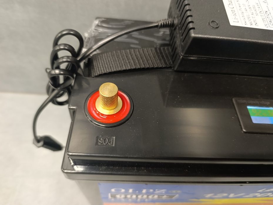 На разборку/тесты Аккумулятор LiFePO4 12V 200Ah