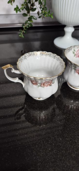 Chodzież filiżanki Iwona stara porcelana prl