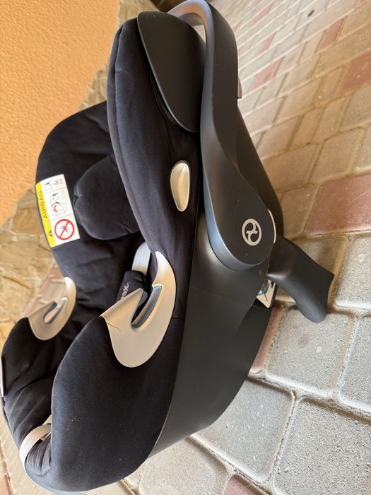 Автокрісло з базою cybex platinum