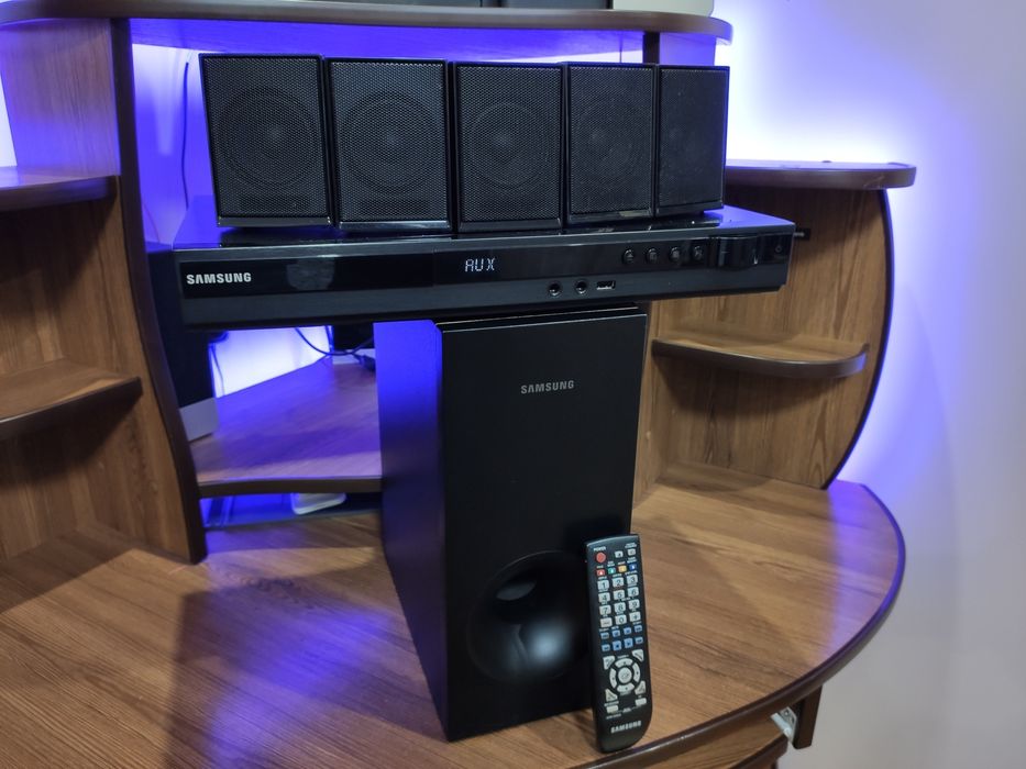 Домашній кінотеатр 5.1 Samsung HT‑D330 Акустична система аудіо медіа