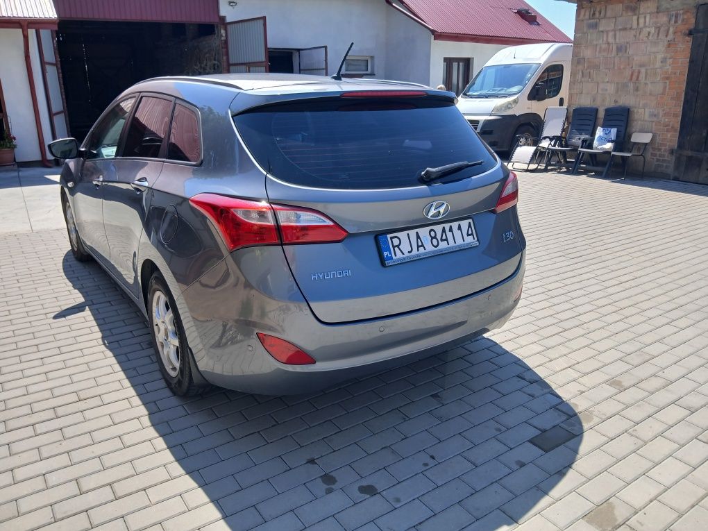 Sprzedam Hyundai i30 combi 2013 rok
