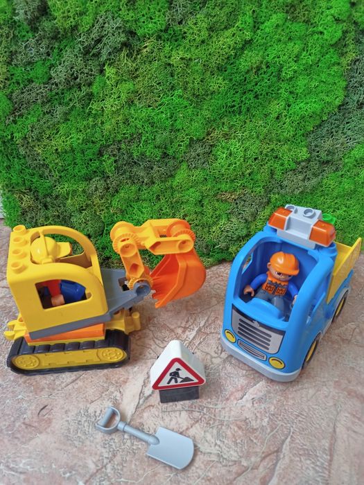 Конструктор LEGO DUPLO  Грузовик  и гусеничный экскаватор (10812)